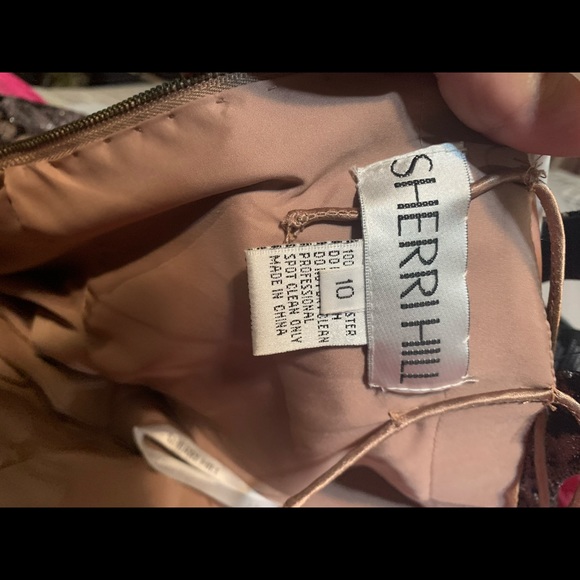 Sherri Hill plunging v-neck long A-Line Dress - Picture 5 of 5